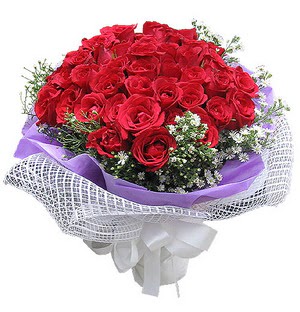 Ankara �ankaya Karum i� ve al��veri� merkezi AVM ucuz �i�ek g�nder 12 adet kirmizi g�l buketi - buket tanzimi -