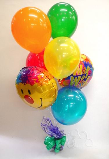 Ankara Mamak Nata Vega AVM �i�ek�iler 17 adet u�an balon ve k���k kutuda �ikolata