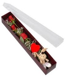 kutu i�erisinde 3 adet g�l ve oyuncak Ankara Yenimahalle Acity Premium Outlet AVM cicekciler , cicek siparisi