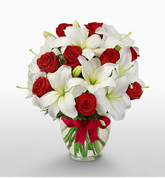 Ankara Ke�i�ren Forum Outlet AVM �i�ek�i �i�ek sipari�i 1 dal kazablanka 11 adet k�rm�z� g�l vazosu
