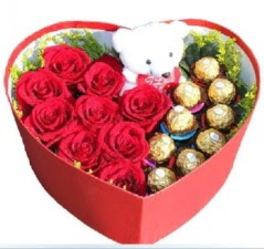 Kalp i�erisinde 8 g�l 9 �ikolata ve ay�c�k Ankara �ankaya Kentpark Al��veri� Merkezi AVM �i�ek�iler