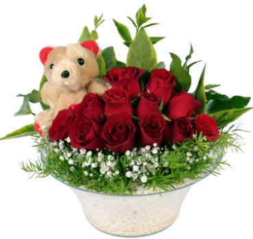 Cam tabakta 7 adet k�rm�z� g�l ve k���k ay� Ankara �ankaya Panora AVM �i�ek�i ma�azas�