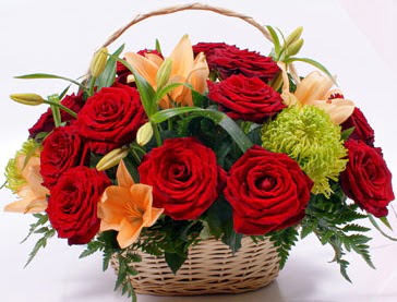 Sepette 5 adet k�rm�z� g�l ve k�r �i�ekleri Ankara FTZ Al��veri� merkezi AVM �i�ek�iler �i�ek g�nder 