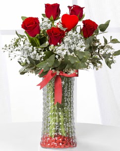 5 adet k�rm�z� g�l kalp �ubuk cam vazoda Ankara FTZ Al��veri� merkezi AVM �i�ek�iler �i�ek g�nder