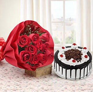 12 adet k�rm�z� g�l 4 ki�ilik ya� pasta Ankara �ankaya K�z�lay Al��veri� Merkezi AVM �i�ek �i�ek�i , �i�ek�ilik 