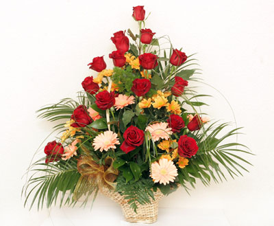 Ankara �ankaya Panora AVM �i�ek�i ma�azas� sepet i�erisinde 9 adet g�l gerbera ve kir �i�ek