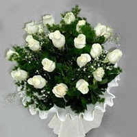 Ankara Ke�i�ren Forum Outlet AVM �i�ek�i �i�ek sipari�i 11 adet beyaz g�l buketi ve bembeyaz amnbalaj