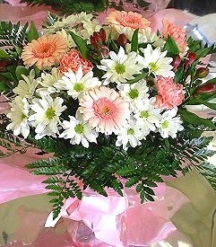 Ankara Ke�i�ren Forum Outlet AVM �i�ek�i �i�ek sipari�i karma b�y�k ve g�sterisli mevsim demeti 