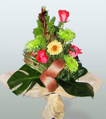 Ankara �ankaya Karum i� ve al��veri� merkezi AVM ucuz �i�ek g�nder 3 adet g�l 4 adet gerbera �i�egi sade buket