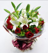11 adet k�rm�z� g�l 1 dal kazablanka buket Ankara �ankaya Karum i� ve al��veri� merkezi AVM ucuz �i�ek g�nder