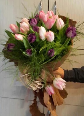 20 adet lale buketi �i�e�i Ankara Ke�i�ren Forum Outlet AVM �i�ek�i �i�ek sipari�i