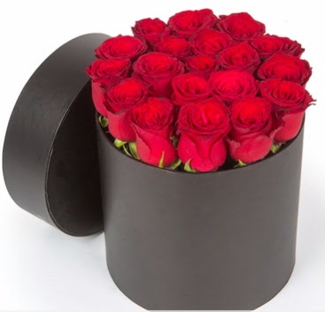 21 adet siyah kutuda k�rm�z� g�l Ankara Ke�i�ren Forum Outlet AVM �i�ek�i �i�ek sipari�i